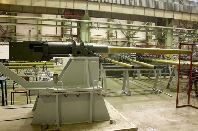 100-мм орудия 2А70 в цеху артиллерийского производства ПАО "Мотовилихинские заводы". Пермь, март 2019 года