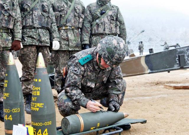 155-мм артиллерийские снаряды КМ107 южнокорейского производства