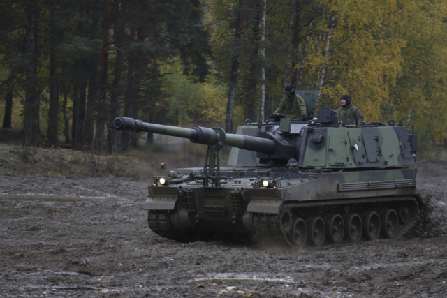 155-мм/52 самоходная гаубица К9 Thunder южнокорейского производства в составе бронетанковой бригады финской армии