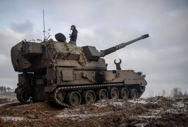 155-мм/52 самоходная гаубица польского производства Krab вооруженных сил Украины в зоне боевых действий на Донбассе, 17.01.2023