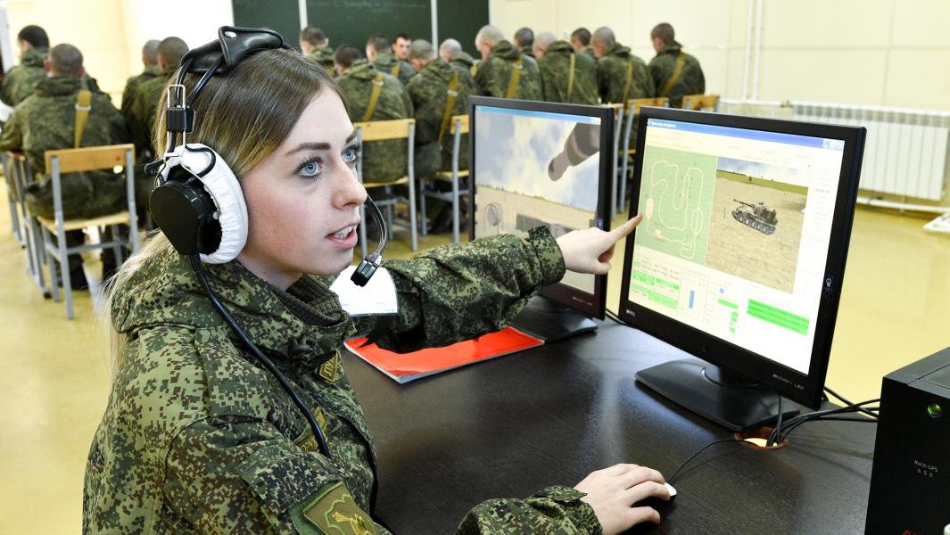 Учебный центр линия. 631 Учебный центр Саратов. Компьютерные войска. Российский военный компьютер. Компьютер в армии.