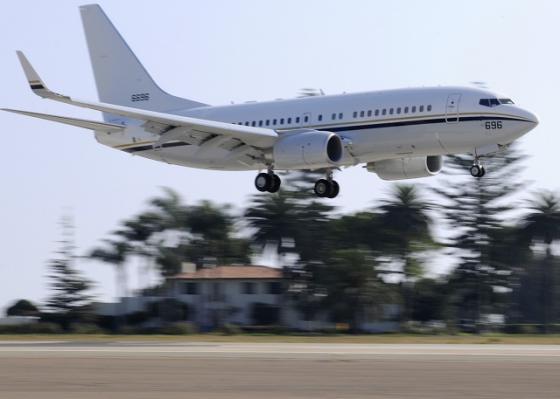 Boeing_C-40A