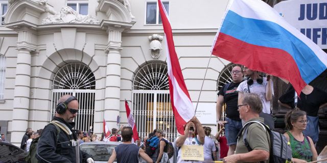 Акция в Вене против финансовой поддержки Украины на государственном уровне