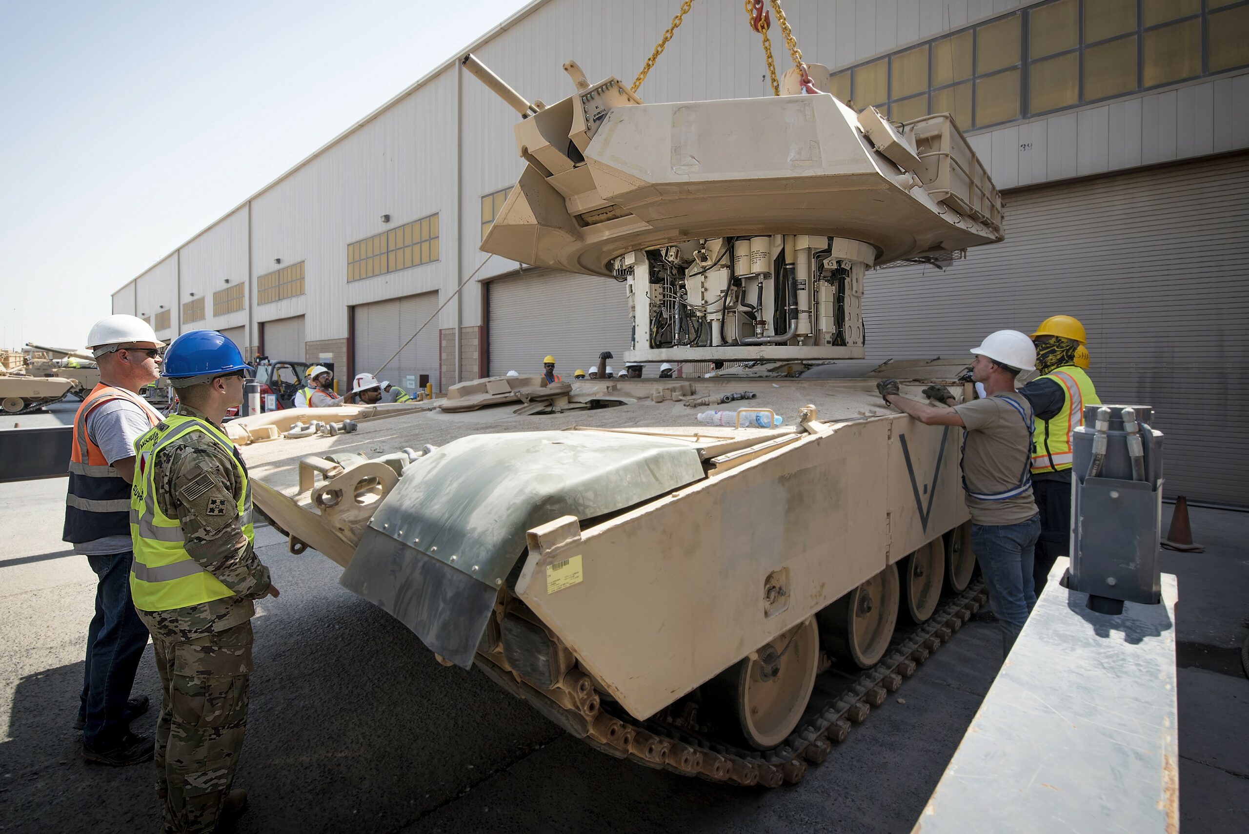 Где абрамсы. M1a1 Абрамс. M1 «Абрамс». Танк Абрамс m1a2. М1а1 Абрамс корпус.