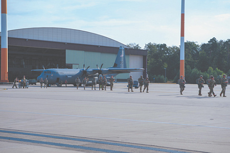 Американская авиабаза Рамштайн в Германии стала одним из символов расширения НАТО. Именно здесь регулярно встречаются министры обороны стран альянса. Фото с сайта www.ramstein.af.mil