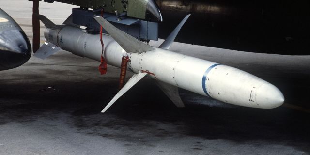 Американская высокоскоростная противорадиолокационная ракета AGM-88 HARM
