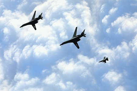 Американские бомбардировщики B-1 должны будут сдерживать Россию в Арктическом регионе. Фото с сайта www.forsvaret.no