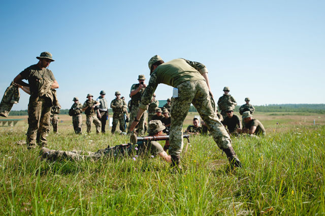 Американские инструкторы обучают украинских военных