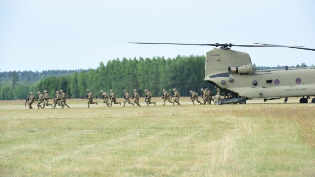 Американские военнослужащие во время совместных учений войск НАТО