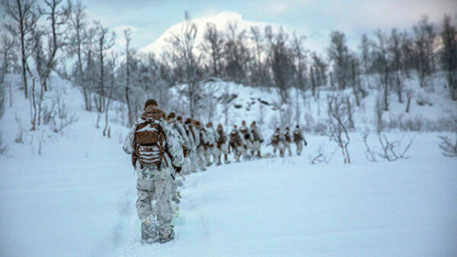 Американские морские пехотинцы во время учений в Норвегии