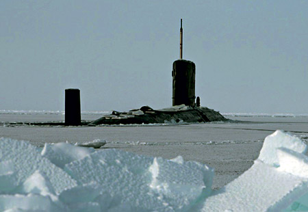 Американские подводники постоянно отрабатывают в Арктике элементы боевой подготовки. Фото с сайта www.dvidshub.net