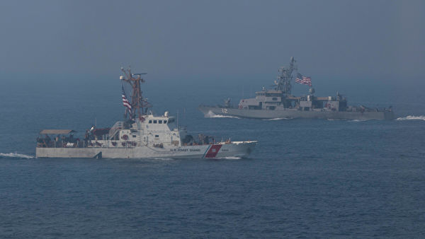 Американские военные корабли во время учений в Персидском заливе