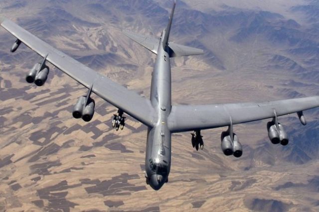Американский бомбардировщик B-52