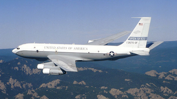 Американский самолет наблюдения Боинг ОС-135Б