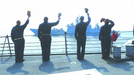 Американским морякам требуется больше кораблей, чтобы противостоять российскому и китайскому флотам. Фото с сайта www.navy.mil