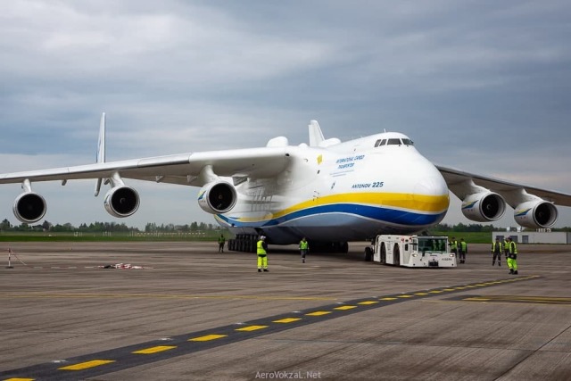 Ан-225, самый тяжелый из когда-либо взлетавших самолетов, вид до уничтожения