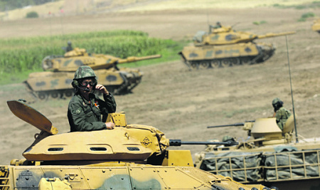 Армии ближневосточных государств приобретают оружие в огромном количестве вовсе не для парадов. Фото Reuters