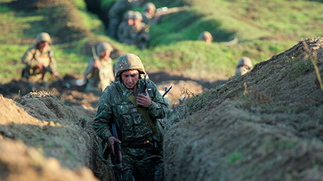 Армянские военные занимают позиции на линии фронта в Тавушской области, Армения
