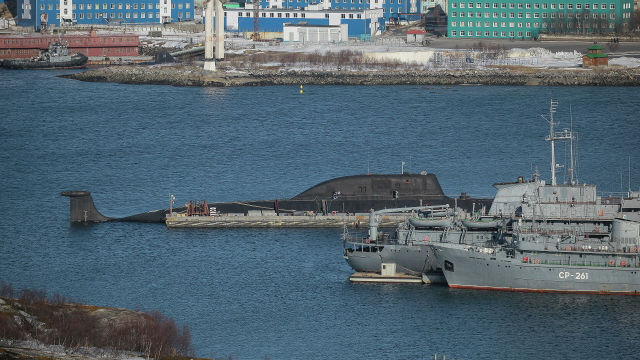 Атомная подводная лодка К-335 "Гепард" на причале пункта базирования Северного флота России в Гаджиево