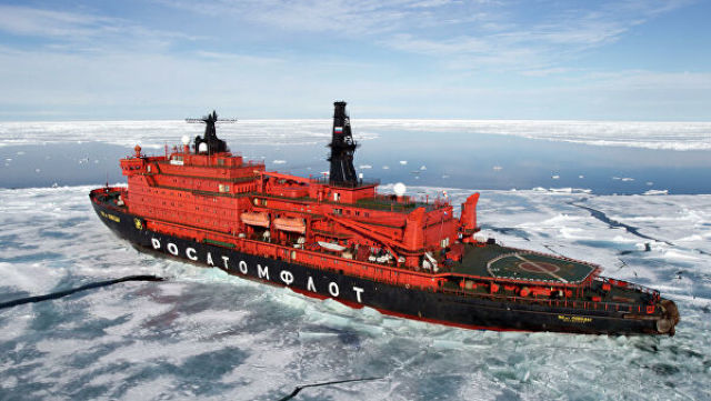 Атомный ледокол "50 лет Победы" в Северном Ледовитом океане