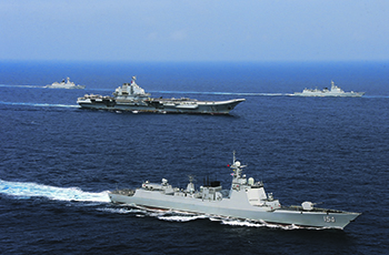 Авиационная ударная группа ВМС Китая проводит учения. Фото с сайта www.mod.gov.cn