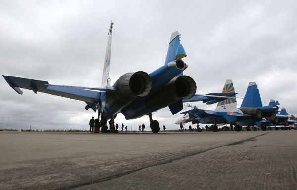 Истребители Су-30СМ авиагруппы высшего пилотажа "Русские витязи"