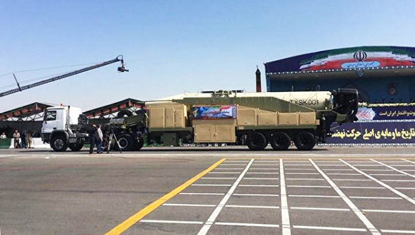 Баллистическая ракета Khorramshahr во время парада в Тегеране, Иран. 22 сентября 2017