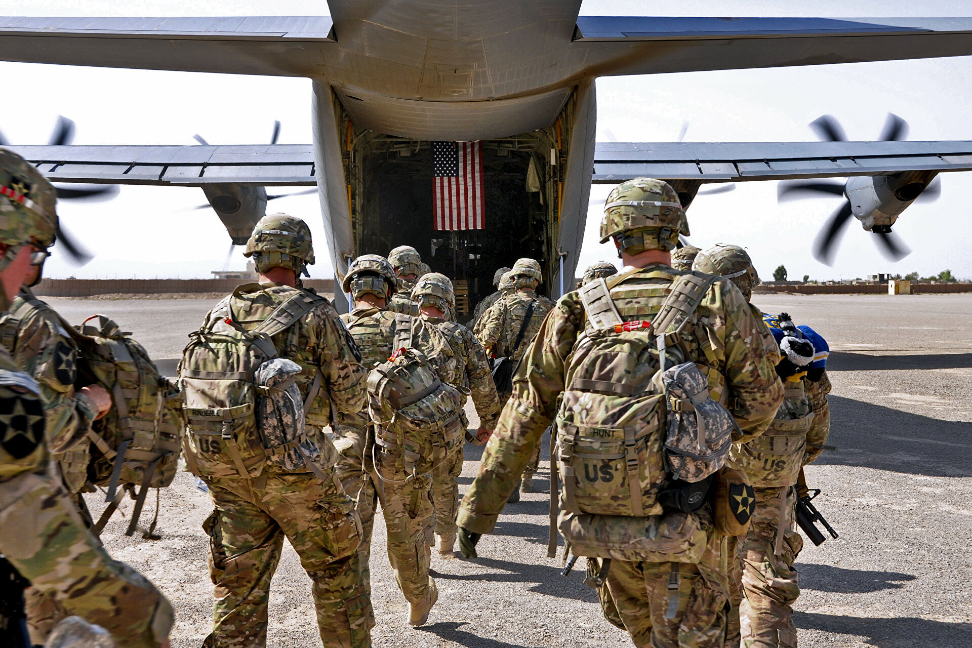 Зачем вывели войска. Войска НАТО В Афганистане. Армия США В Афганистане. Вывод войск из Афганистана США. Военный контингент США В Афганистане 2001.