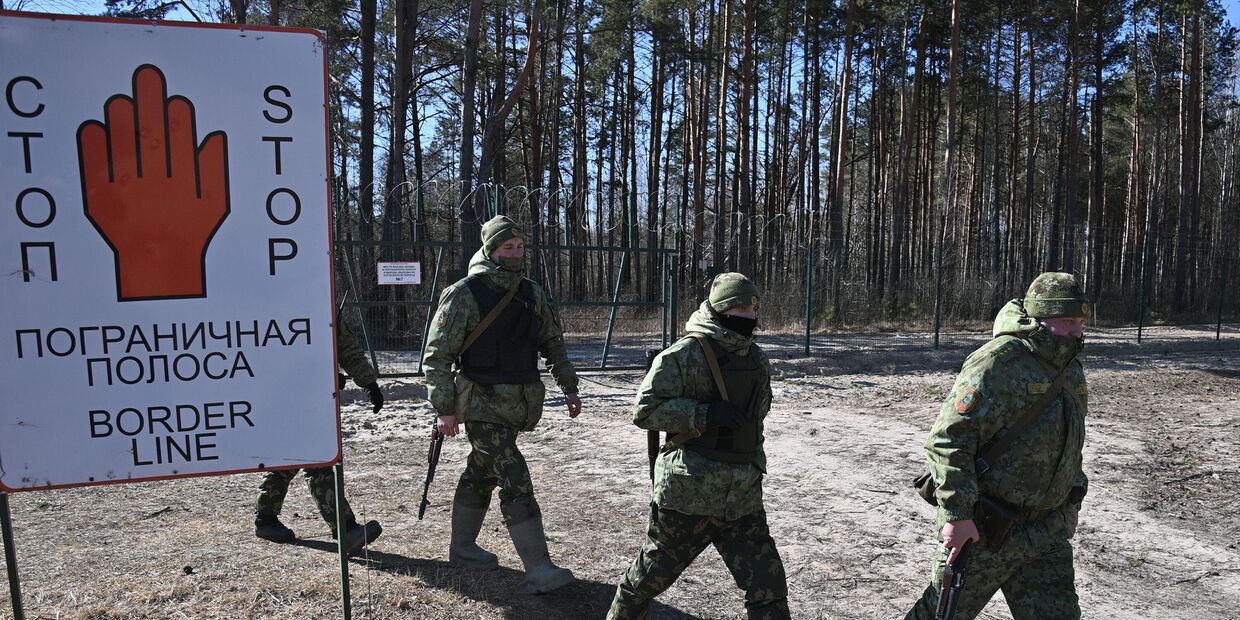 Belarus is concentrating troops on the border. Ukraine warns. Analysts ...