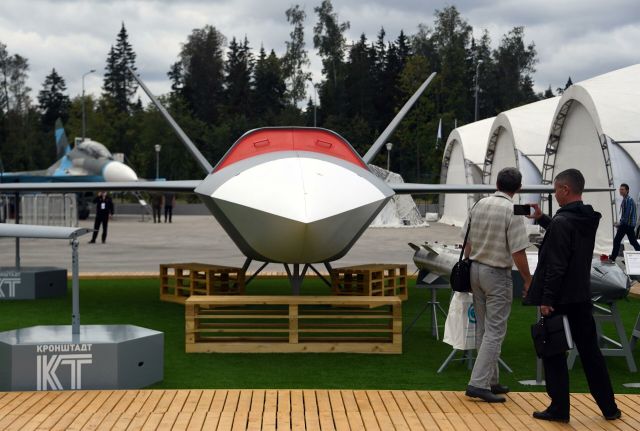 Беспилотный летательный аппарат "Гром" на выставке вооружений Международного военно-технического форума "Армия-2020"