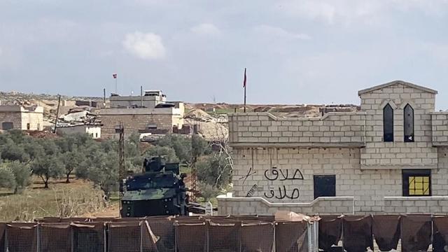Блокпост турецкой армии на трассе Дамаск–Алеппо (М5) в провинции Идлиб