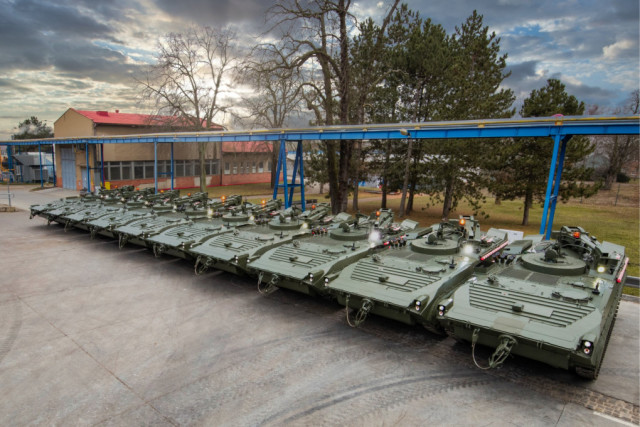 БМП-1, переоборудованные в бронированные ремонтно-эвакуационные машины, на предприятии в Штернберке чешской компании Excalibur Army, 2022 год