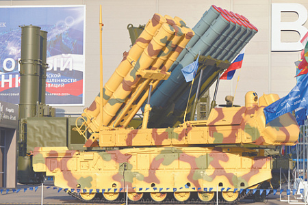Боевая машина зенитного ракетного комплекса «Викинг» (экспортный вариант «Бук-М3») на международном форуме «Армия-2022». Фото Владимира Карнозова.