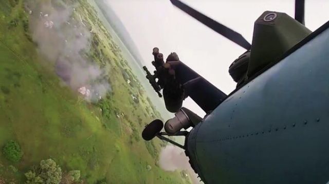 Боевая работа экипажа ударного вертолета Ми-35 армейской авиации Западного военного округа