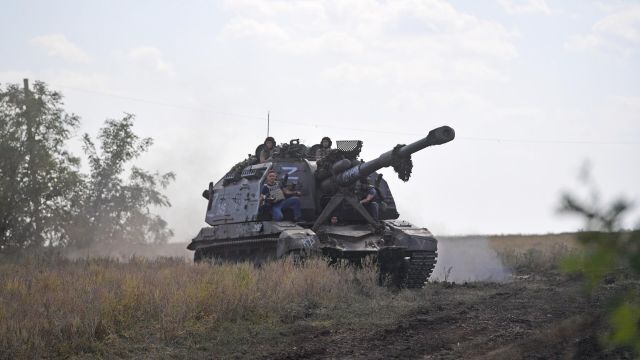 Боевая работа самоходной артиллерийской установки "Мста-С" в зоне проведения спецоперации