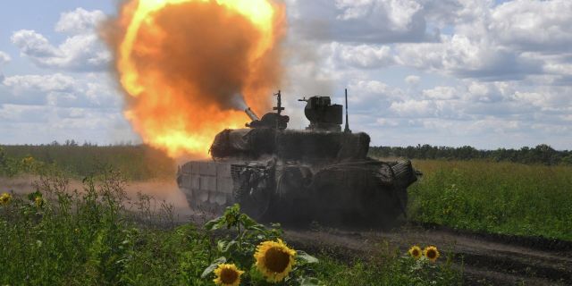 Боевая работа танка Т-90М Прорыв 1-й ТА ЗГВ с закрытых огневых позиций на Сватовском направлении