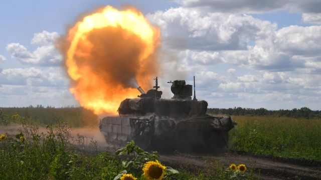 Боевая работа танка Т-90М "Прорыв" в зоне проведения спецоперации