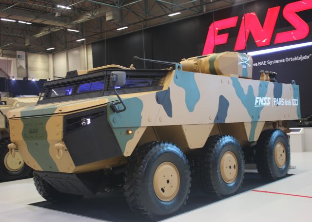 Боевая разведывательная машина FNSS PARS IZCI 6x6 в экспозиции оборонно-промышленной выставки IDEF-2019 в Стамбуле, 30.04.2019