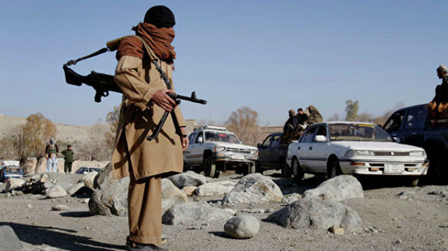 Боевики радикального движения "Талибан" в Афганистане