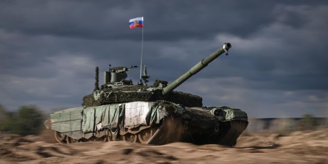 Боевое слаживание экипажей танков Т-90М Прорыв в зоне СВО