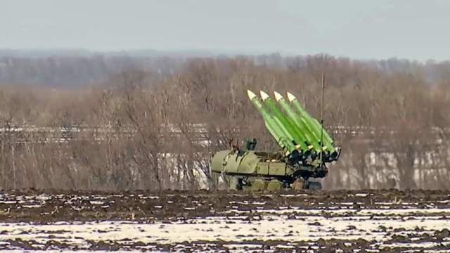 Боевой расчет зенитного ракетного комплекса (ЗРК) «Бук-М3» Вооруженных сил РФ