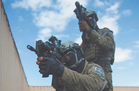 Бойцы сил специальных операций действуют на Земле обетованной с закрытыми лицами, опасаясь мести палестинских движений сопротивления. Фото с сайта www.idf.il