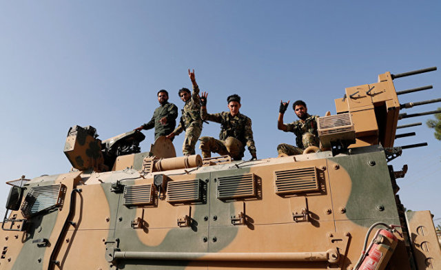 Бойцы Свободной сирийской армии в Турецкой провинции Шанлыурфа