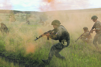 Бойцы ВДВ на учениях. Фото с сайта www.mil.ru