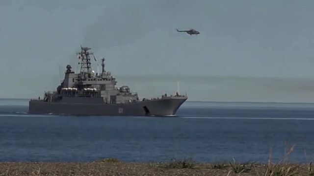 Большой десантный корабль проекта 775 "Александр Отраковский"