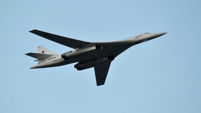 Бомбардировщик-ракетоносец Ту-160
