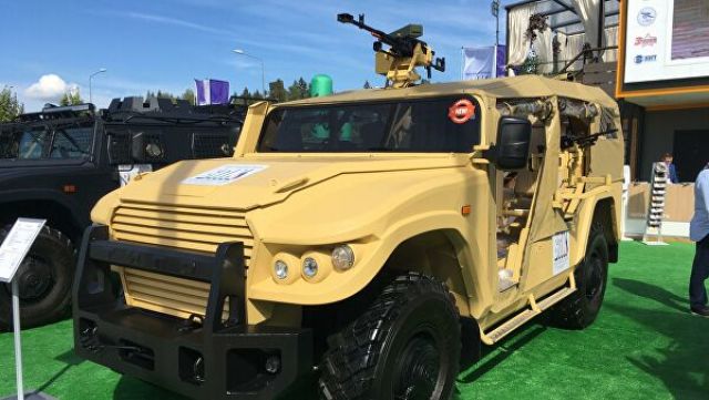 Бронеавтомобиль "Тигр" в варианте "багги" на военно-техническом форуме "Армия 2020"