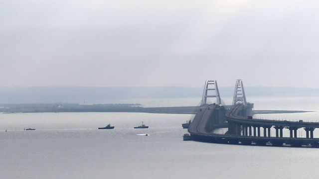 Буксировка задержанных в Керченском проливе украинских кораблей, 17 ноября 2019 года