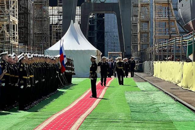 Церемония спуска на воду большого десантного корабля проекта 11711 «Владимир Андреев» в Калининграде