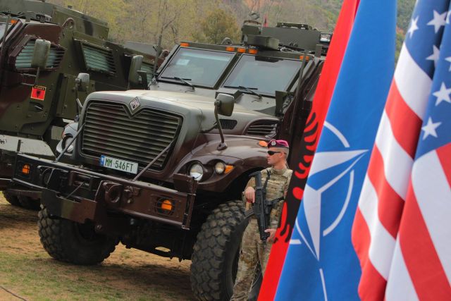 Церемония передачи вооруженным силам Албании 37 американских колесных бронированных машин International MaxxPro класса MRAP (4х4) в порядке военной помощи из наличия министерства обороны США, 04.04.2019